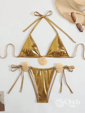 Biquíni Triângulo String Com Aviamentos De Concha Biquíni Triângulo String Com Aviamentos De Concha