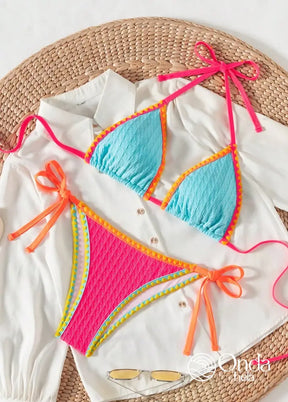 Biquíni Triângulo String Estilo Crochê Colorido Biquíni Triângulo String Estilo Crochê Colorido