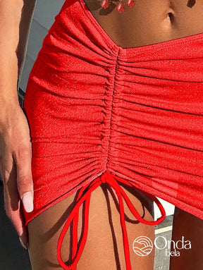 Conjunto Praia Biquíni Com Saia Curta E Detalhe De Corrente Conjunto Praia Biquíni Com Saia Curta E Detalhe De Corrente