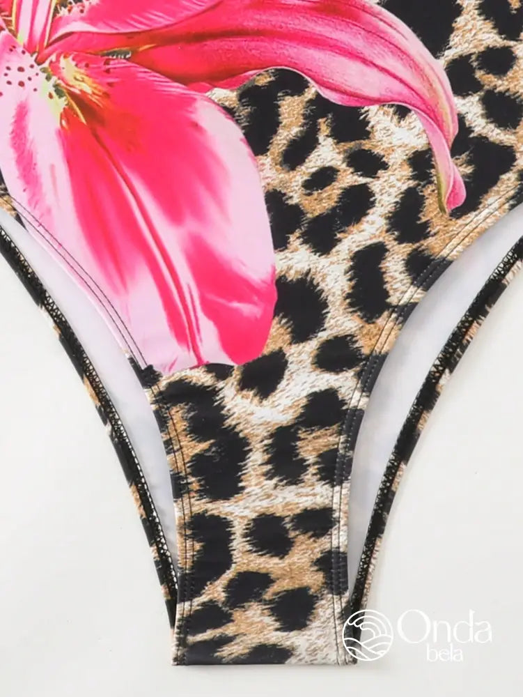 Maiô Animal Print Com Bojo Estruturado E Detalhe Floral Maiô Animal Print Com Bojo Estruturado E Detalhe Floral