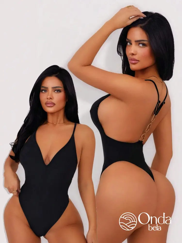 Maiô Decote Profundo Asa Delta Com Corrente Nas Costas Maiô Decote Profundo Asa Delta Com Corrente Nas Costas