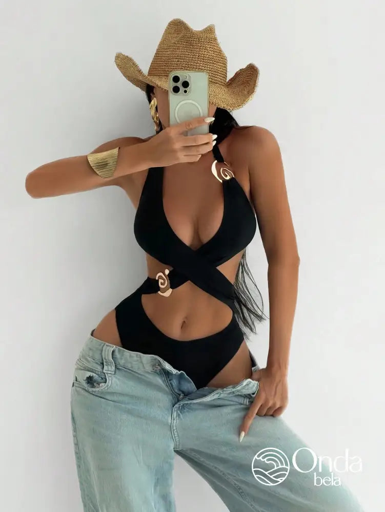 Maiô Engana Mamãe Com Recortes E Detalhe Em Argolas Maiô Engana Mamãe Com Recortes E Detalhe Em Argolas