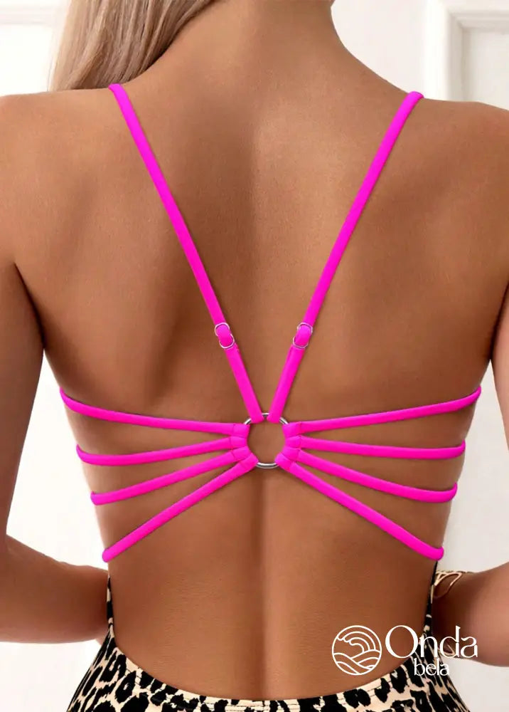 Maiô Estampa Animal Print Com Costas Vazadas E Tiras Maiô Estampa Animal Print Com Costas Vazadas E Tiras