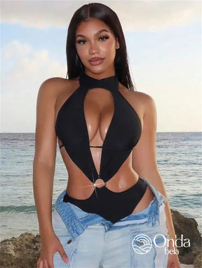 Maiô Gola Alta Com Decote Profundo E Detalhe De Argola Maiô Gola Alta Com Decote Profundo E Detalhe De Argola