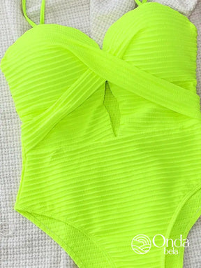 Maiô Texturizado Com Busto Cruzado E Recorte Frontal Maiô Texturizado Com Busto Cruzado E Recorte Frontal