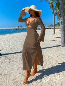 Saída De Praia Longa Canelada Com Fenda E Recorte Café / PP Saída De Praia Longa Canelada Com Fenda E Recorte